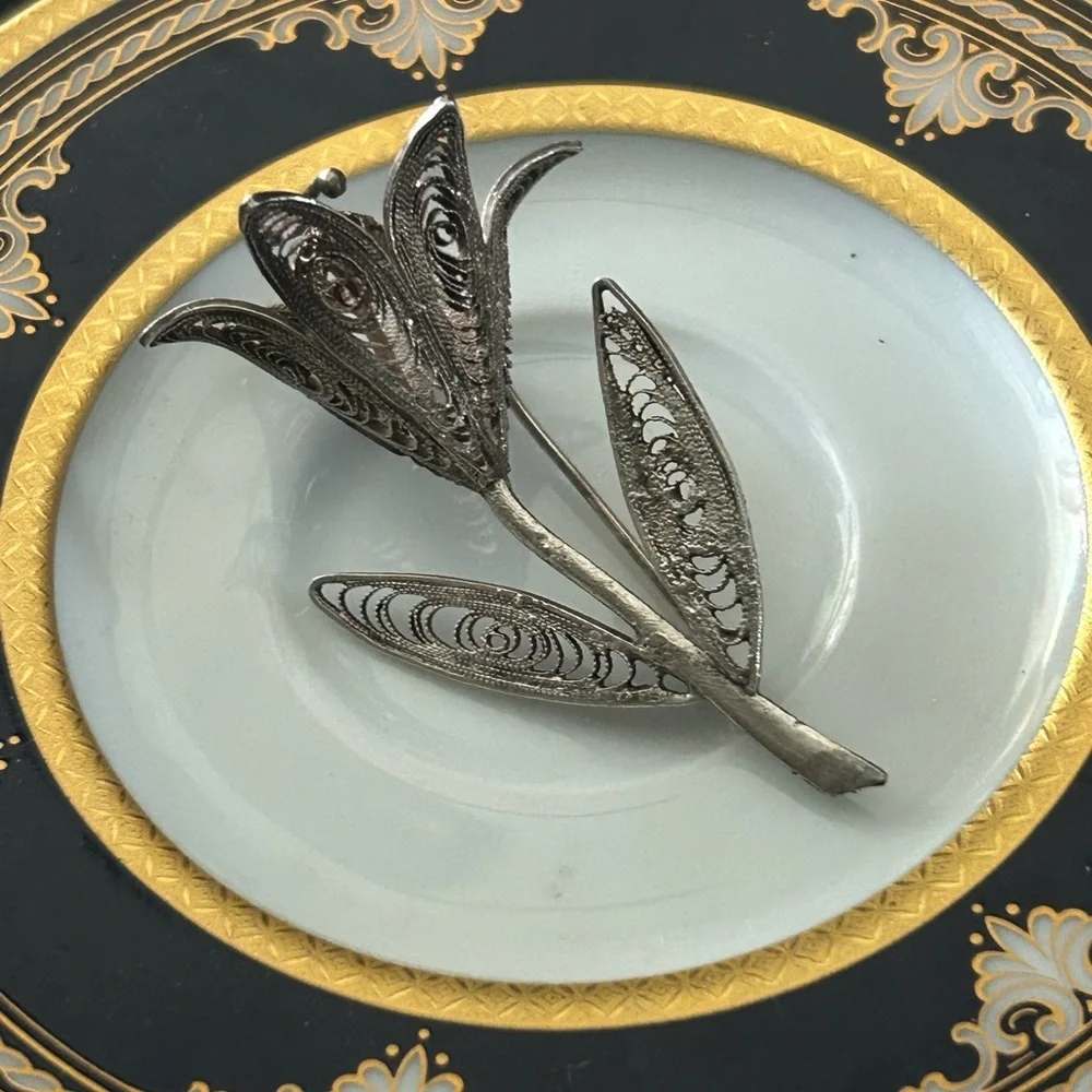 Vintage Spun Silver Filigree Flower Brooch